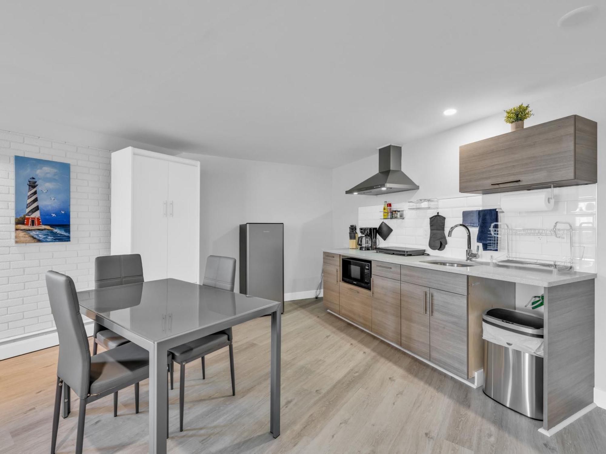 Cliffside Suite #3 - Seacliff Beach Suites Leamington Buitenkant foto